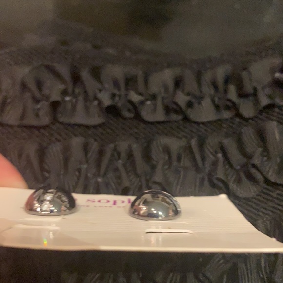 🆕 LIA SOPHIA NWT Hematite Kohl earrings w/ crystals… Brand New!!! - Picture 3 of 7